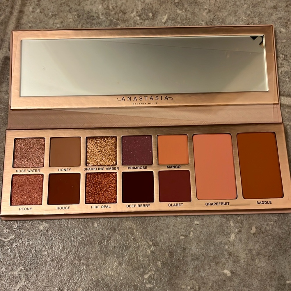 Anastasia Beverly Hills eyeshadow palette Primrose